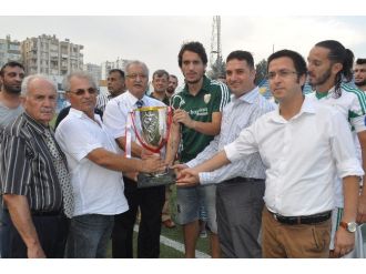 Kozan Bld.spor, Kupasını Aldı