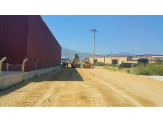 Alaşehir’de Yol Yapım Çalışmaları Sürüyor