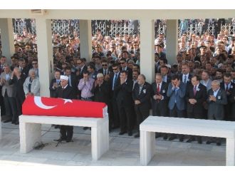 Şehit Polis Memuru Tanju Sakarya Son Yolculuğuna Uğurlanıyor