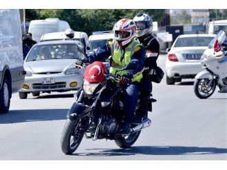 Motosiklet Tutkunlarından Zafer Turu