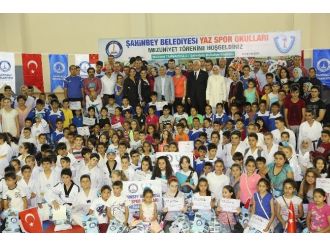 Şahinbey’in Yaz Spor Okullarından 802 Sporcu Mezun Oldu