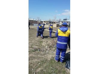 Tuşba Belediyesi Günlük 130 Ton Çöp Topluyor