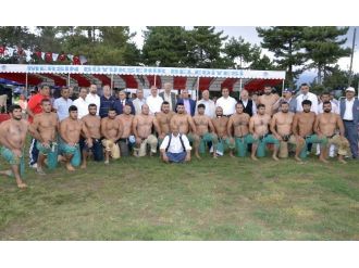 Çamlıyayla’da Karakucak Güreşleri