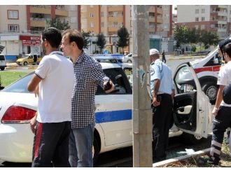Diyarbakır’da Polis Aracına Saldırı: 1 Şehit, 1 Yaralı
