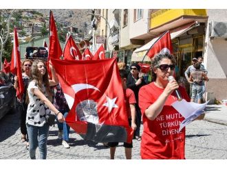 Gümüşhane’de Kadınlar Teröre Lanet Yürüyüşü Gerçekleştirdi