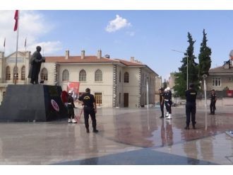 Polislere İlginç Ceza