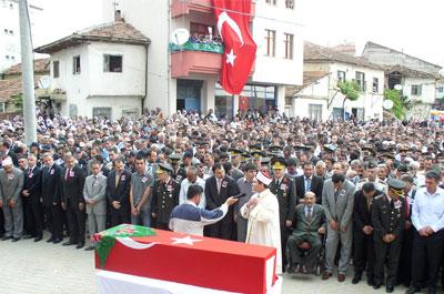 Şehidin cenazesi toprağa verildi 