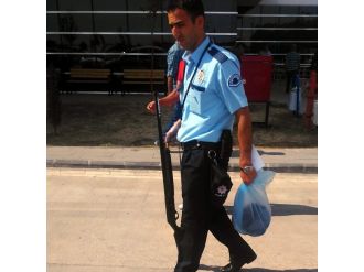 Yere Düşen Tüfek Ateş Aldı: 1 Yaralı