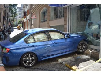 Otomobil Bankaya Girdi