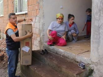 Hopalı 3 Kız Kardeşe Valilik Sahip Çıktı