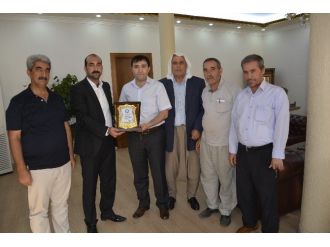 Viranşehir De Zahireciler Derneği’den Kaymakam Citer’e Plaket
