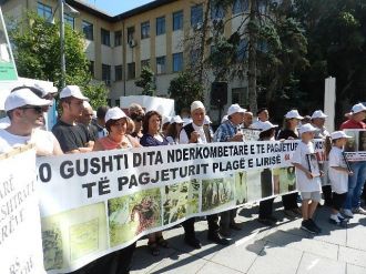 Tek Arzuları Dua Edecek Mezarlarının Olması