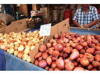 Kuru Soğan Tekirdağ Pazarında 1 Buçuk Tl’den Fiyat Buldu