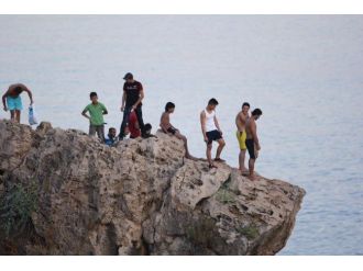 Antalya’da 40 Metrelik Falezlerden Tehlikeli Atlayış