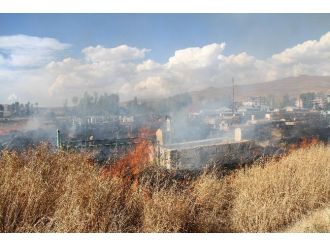 Muradiye’de Mezarlık Yangını