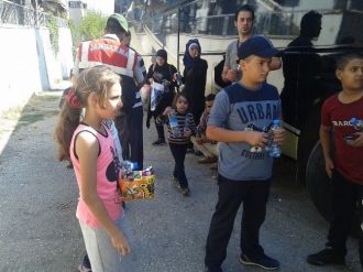 Malkaralı Vatandaştan Suriyeli Çocuklara Şefkat Eli