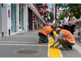 Görme Engelliler İçin İzli Yol Çalışması