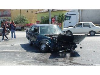 Tır’ın Otomobille Çarpışması Güvenlik Kamerasında