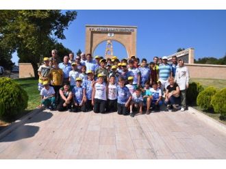 Biga Fenerbahçelilerden 100. Yılda 100 Çocuğa Şehitlik Gezisi