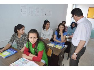 Suriyelilere Türkçe Kursu