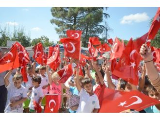 Gönen’deki Sertifika Töreninde Bayrak Şöleni