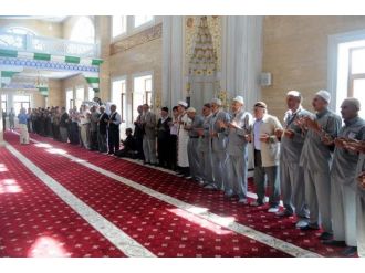 Hizan’da 18 Hacı Adayı Kutsal Topraklara Uğurlandı