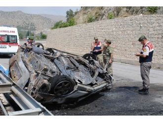 Yanan Araçta Can Verdi