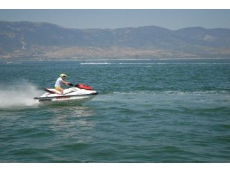 Su Jetleri Burdur Gölü’nü Süsledi