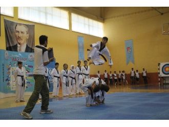 Karamanlı Tekvandoculara Milli Davet