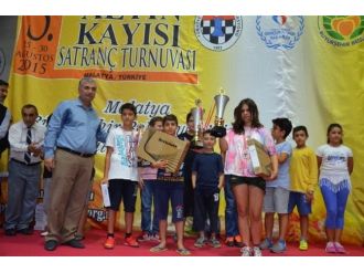 Altın Kayısı Satranç Turnuvası Sona Erdi