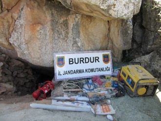 Burdur’da Jandarma Definecileri Avladı