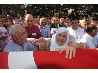 İzmirli Şehit Polis Son Yolculuğuna Uğurlandı