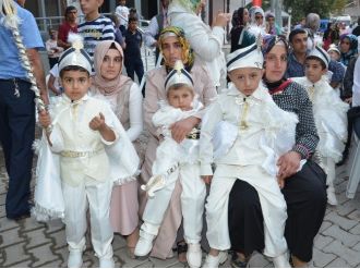 Dilek’te 100 Çocuk Erkekliğe İlk Adımını Attı