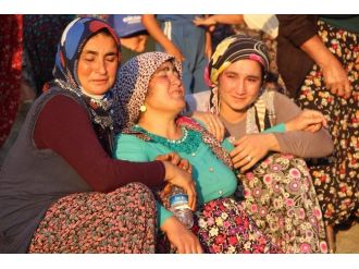 Yeğeni Tarafından Öldürülen Dayı Ve 3 Oğlu Toprağa Verildi