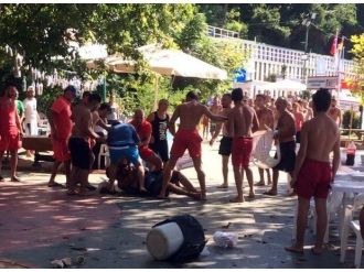 Donla Denize Girme Kavgası: 1 Yaralı