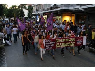 Kadınlar “Özgecan Yasası” İçin Yürüdü