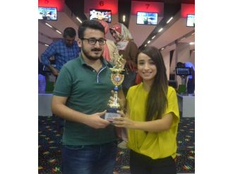 Piazza Avm Eczacıların Bowling Çekişmesine Sahne Oldu