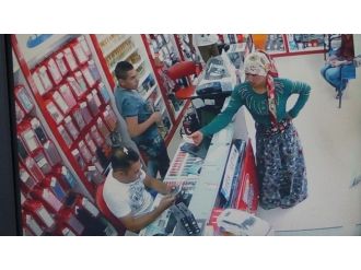Sandıklı’da Dolandırıcılık Olayı Güvenlik Kamerasında