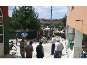 Kavak’ta Parke Taşı Yapım Çalışmaları Devam Ediyor