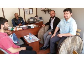 90 Yıllık Kağnı Tekerini Koltuk Olarak Kullandı