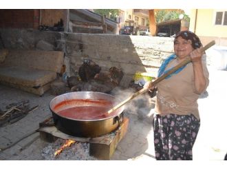 Bilecik’te Salça Kazanları Kaynamaya Başladı