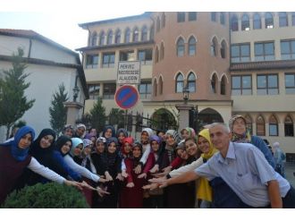 Bursalı Öğrencilerden Kosova’ya İmam Hatip Lisesi