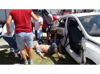 Manavgat’ta Trafik Kazası: 5 Yaralı