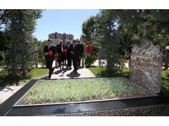 Başbakan Davutoğlu’dan Sürpriz Ziyaret