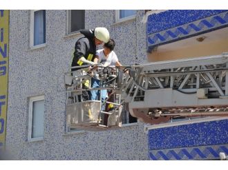 Sivas’ta Ev Yangını Paniğe Neden Oldu