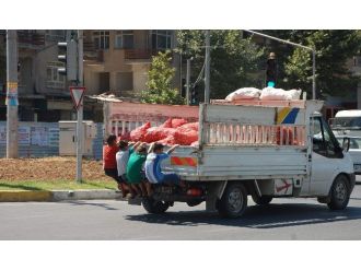 Çocuklar Adeta Ölüme Meydan Okudu