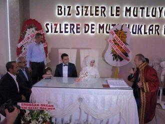 Başkan Şahiner Genç Çiftin Mutluluğuna Ortak Oldu