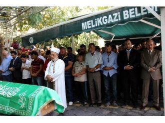 Öldürülen Diyarbakır Eski Gençlik Kolları Başkanı İçin Gıyabi Cenaze Namazı Kılındı
