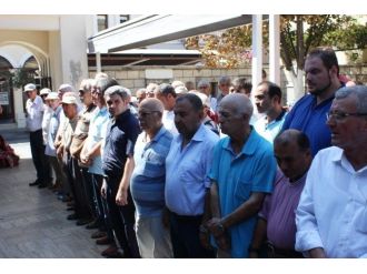 Öldürülen Eski Ak Parti Gençlik Kolları Başkanı Yunus Koca İçin Gıyabi Cenaze Namazı Kılındı