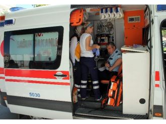 Biber Gazı Sıkan Polise Kafa Attı